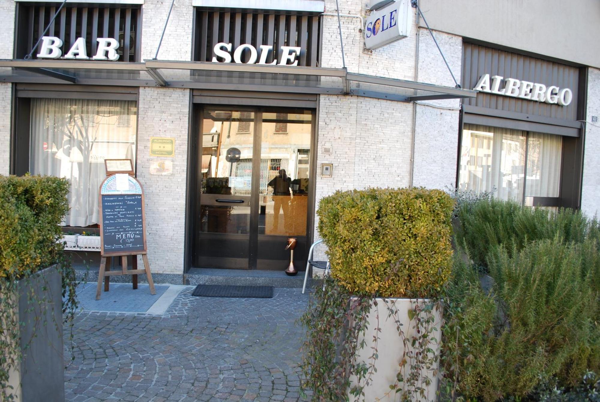 Albergo Sole Mariano Comense Exterior photo